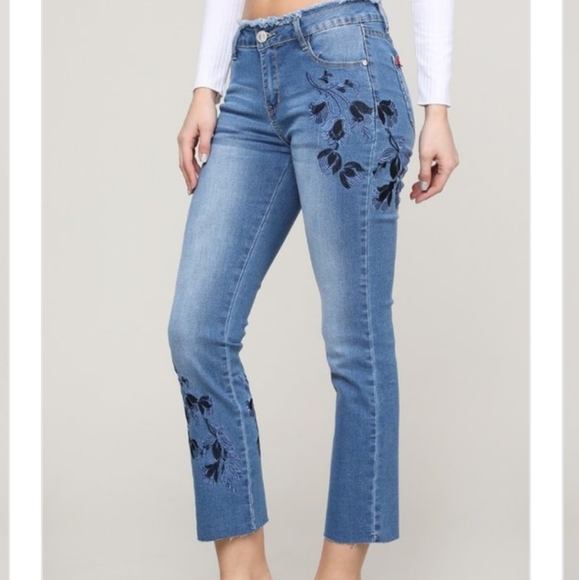 Raw hem embroidered embellishments jeans - Picture 3 of 4